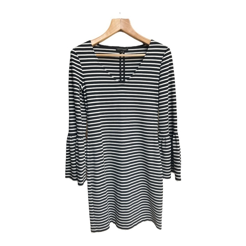 Banana Republic Women’s V-Neck Bell Sleeve Black And White Stripe Dress, XS